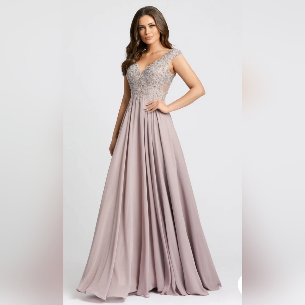 Mac Duggal Appliquid Cap Sleeve Bodice Flowy Evening Gown